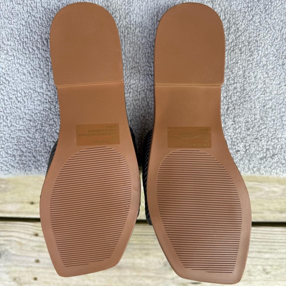 Steve Madden Black Sandals Limitt Textured Criss Cross Low Heel Flats 7 M Slides - Picture 10 of 11